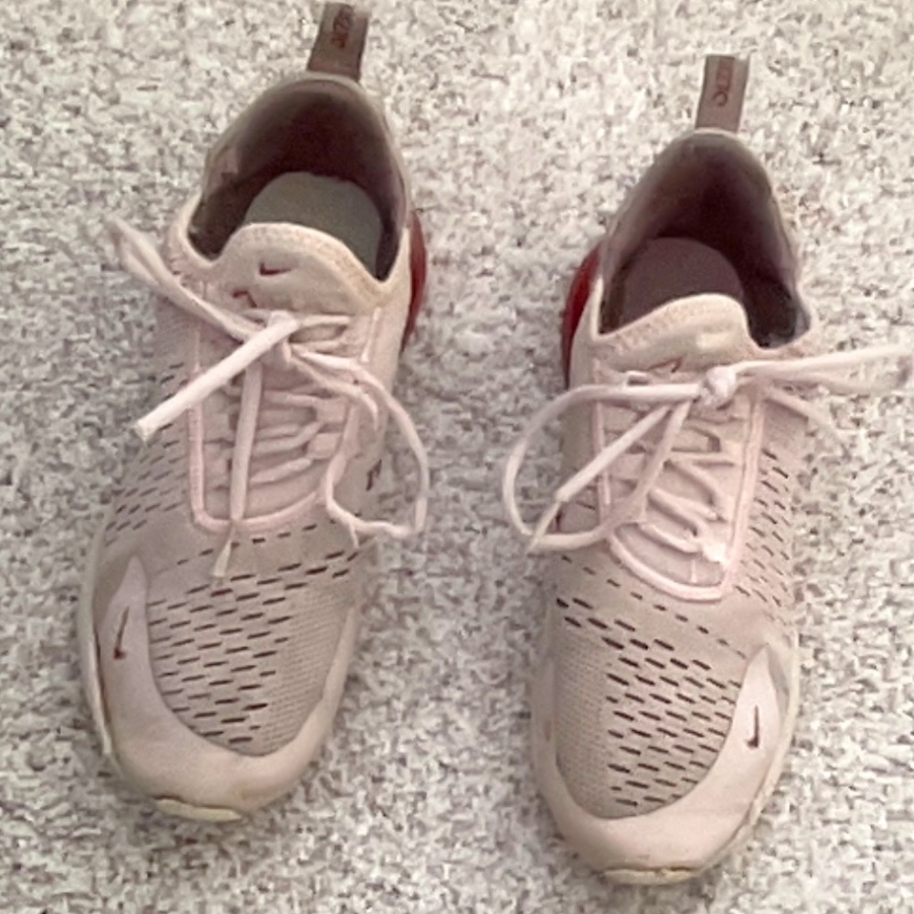 Nike Air Max 270